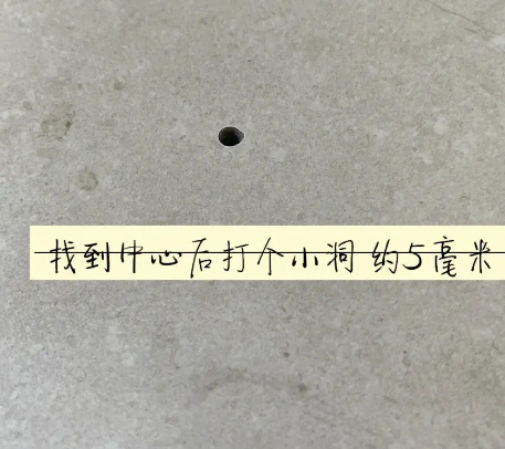 交城瓷砖空鼓维修公司专业解答在瓷砖铺贴过程中，如果砂料搅拌不均匀，将会带来以下问题
